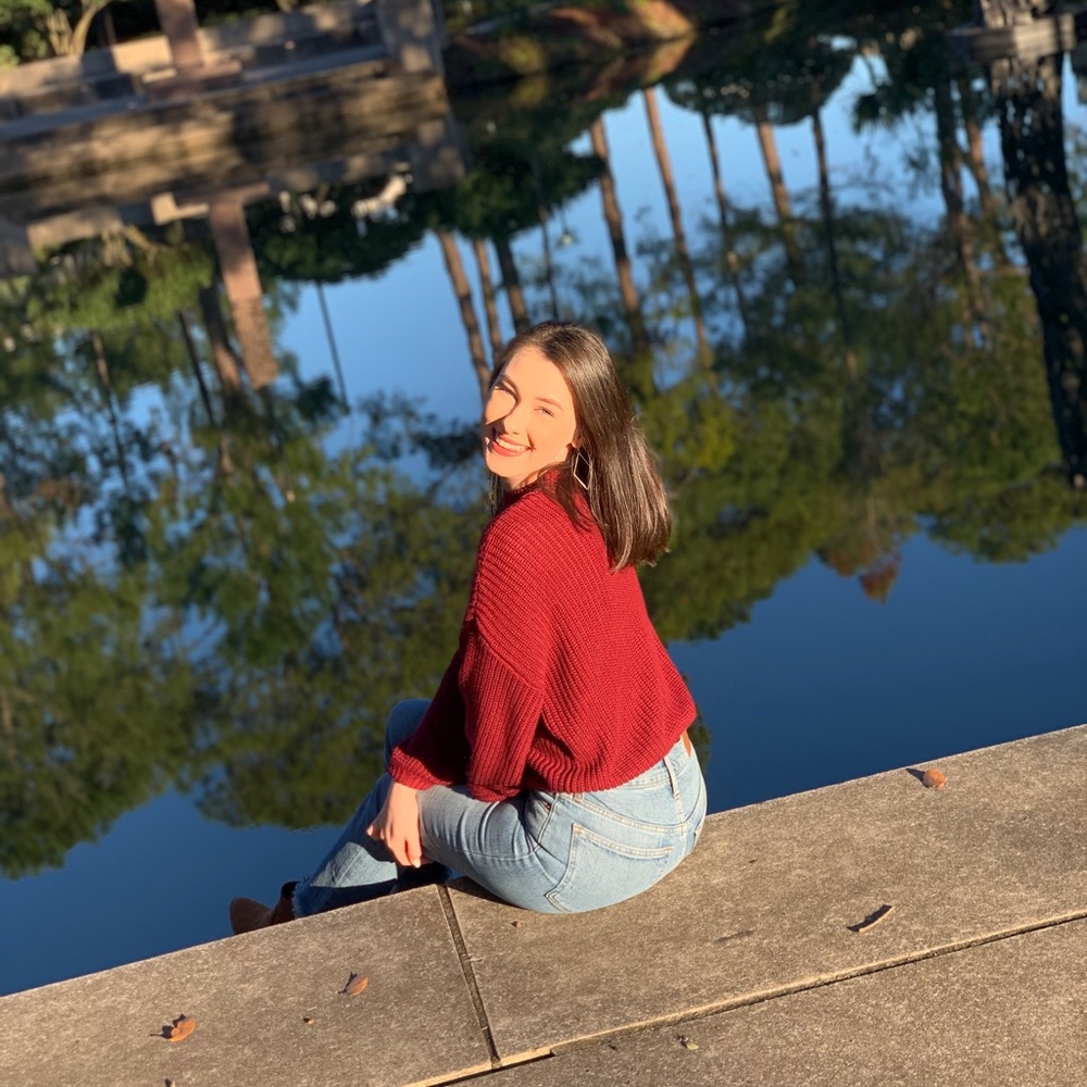Meet your Posher, Alyssa